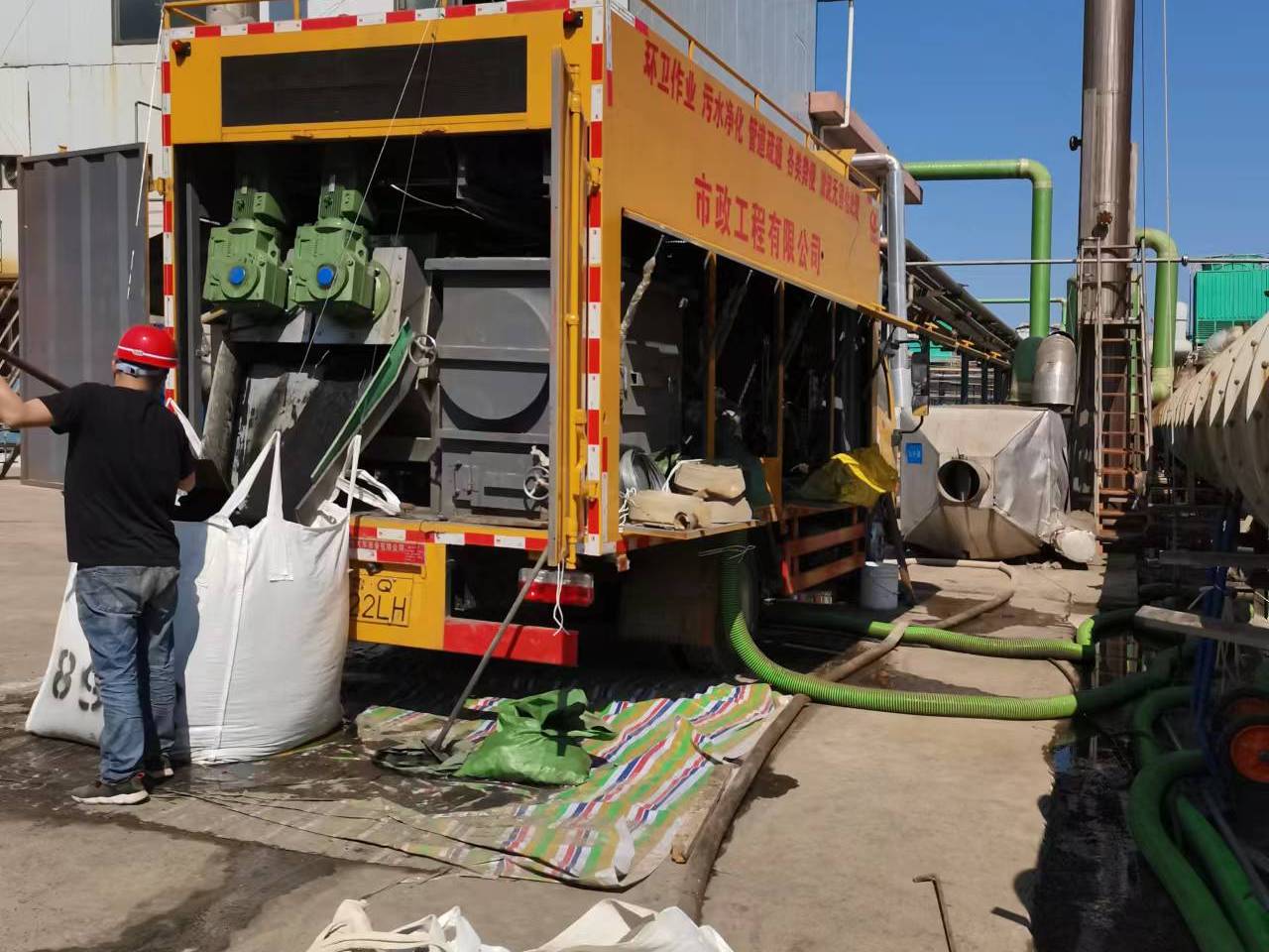 阳东淤泥压干处理